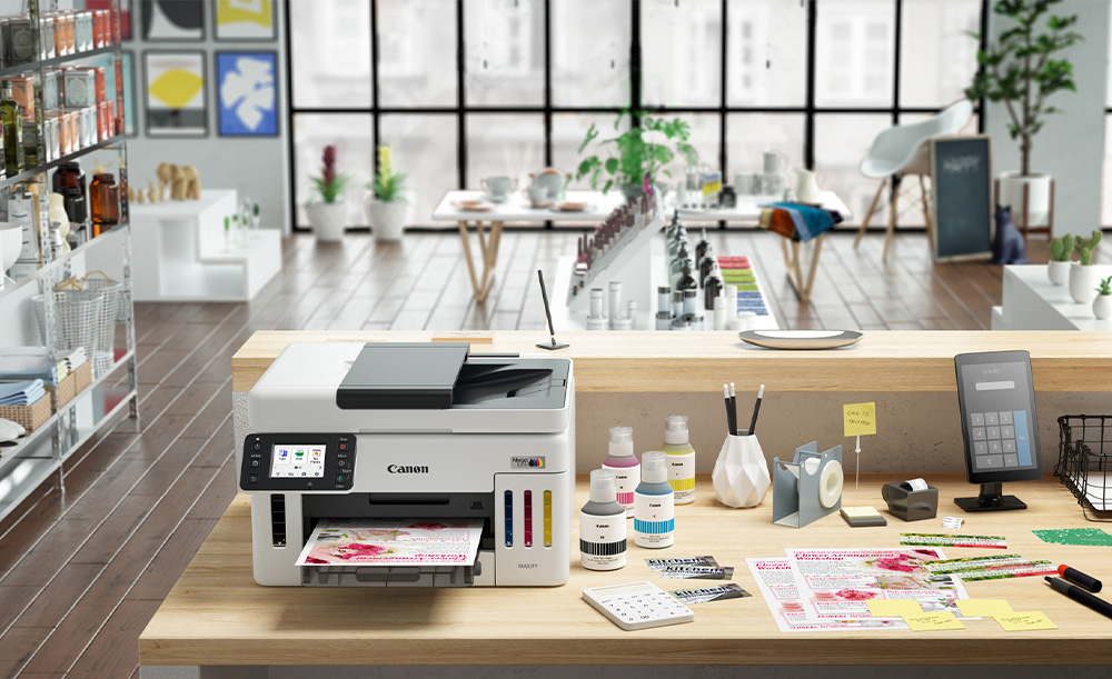 canon-maxify-gx6150-scrivania-fogli-inchiostro